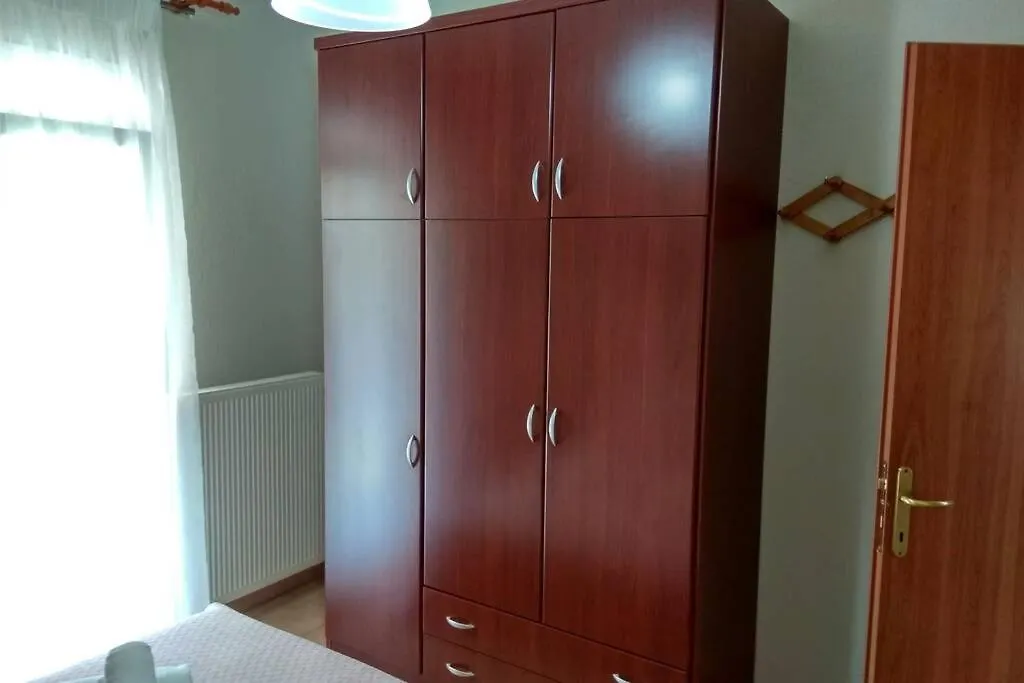Christos Central Apartment Metagkitsi